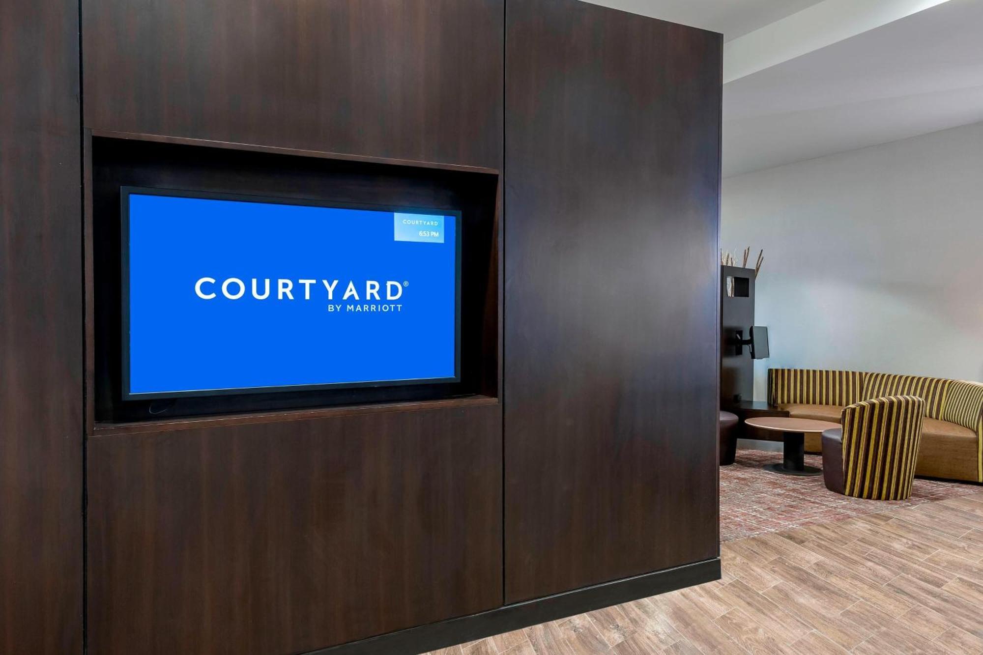 Courtyard Fort Wayne Downtown At Grand Wayne Convention Center Exterior foto